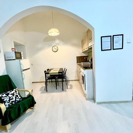 White Apartment Near The Famous New York Cafe Budapešť Exteriér fotografie