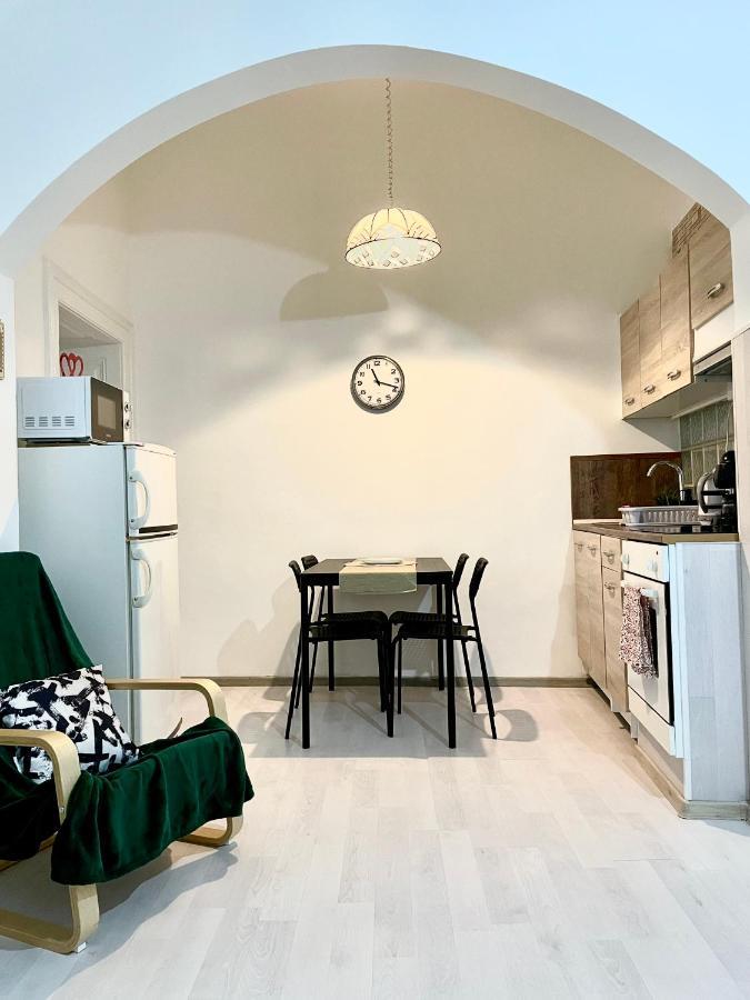 White Apartment Near The Famous New York Cafe Budapešť Exteriér fotografie