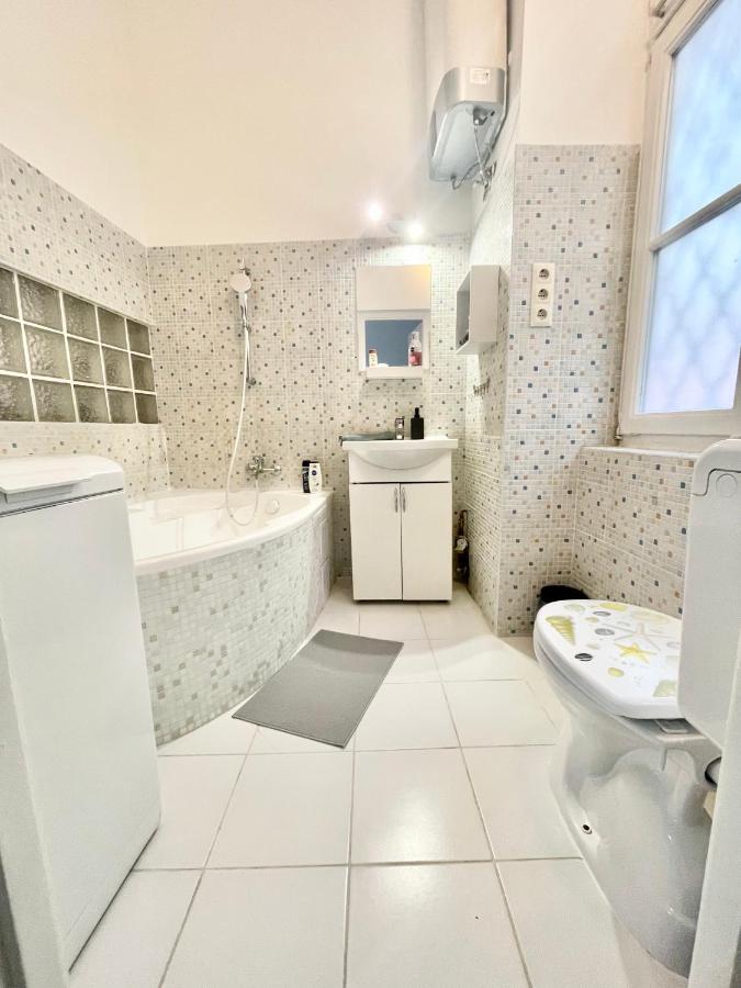 White Apartment Near The Famous New York Cafe Budapešť Exteriér fotografie